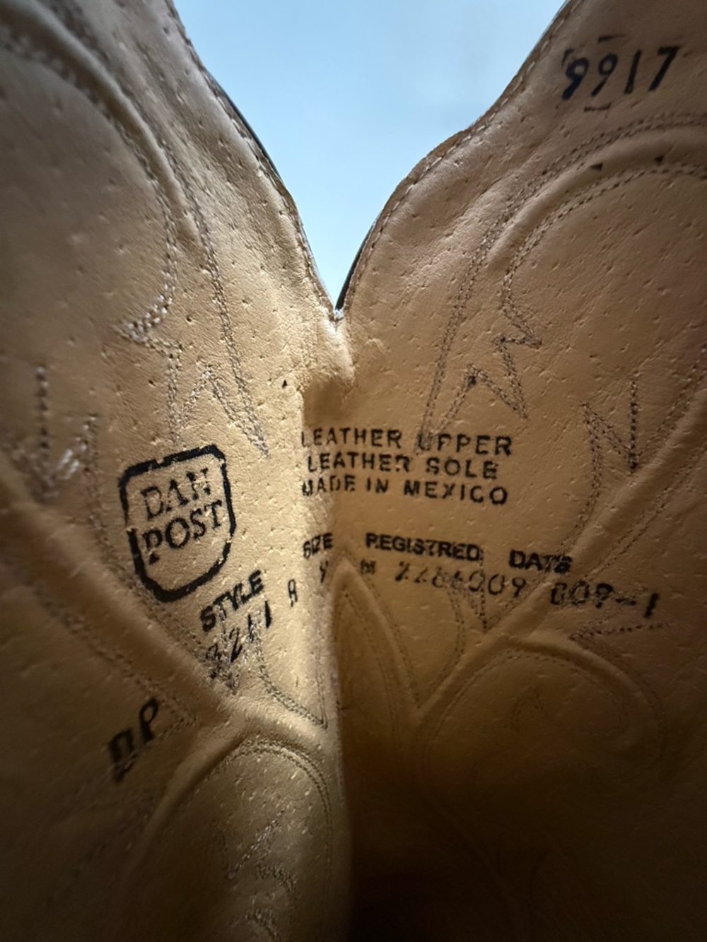 Dan Post Tan Men’s Leather Western Boots with Embossed Stitching Size 9 - Picture 3 of 13